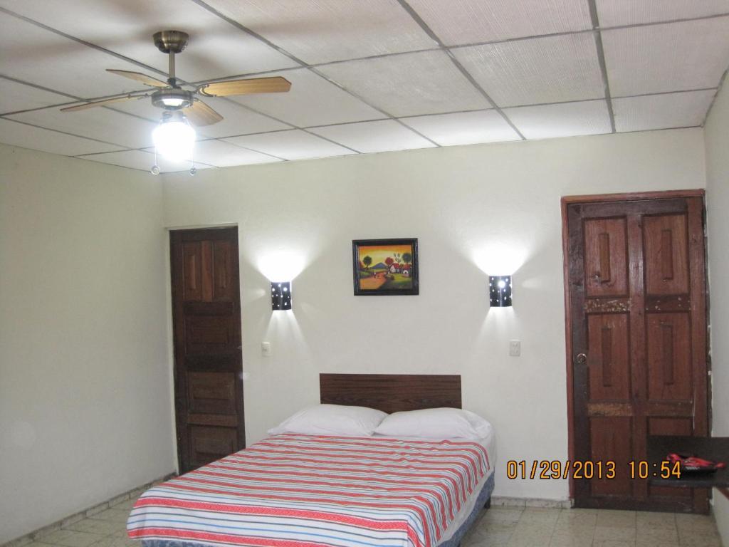 Hostal Dona Marta San Salvador Phòng bức ảnh