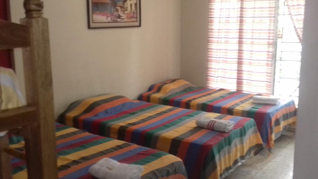 Hostal Dona Marta San Salvador Ngoại thất bức ảnh