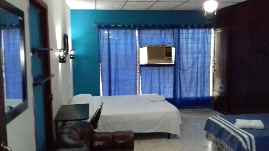 Hostal Dona Marta San Salvador Ngoại thất bức ảnh