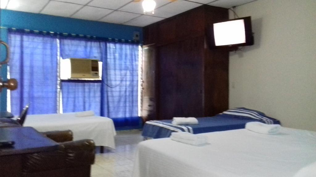 Hostal Dona Marta San Salvador Ngoại thất bức ảnh