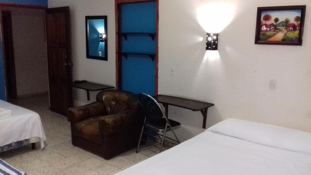 Hostal Dona Marta San Salvador Ngoại thất bức ảnh